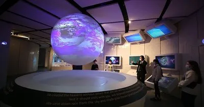 Gökmen Uzay ve Havacılık Eğitim Merkezi ziyaretçilerini adeta uzayın derinliklerine götürüyor