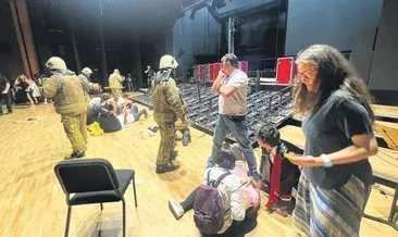 Mezuniyet töreninde korkunç kaza: Led ekran sahnedekilerin üzerine düştü: 6 yaralı #istanbul