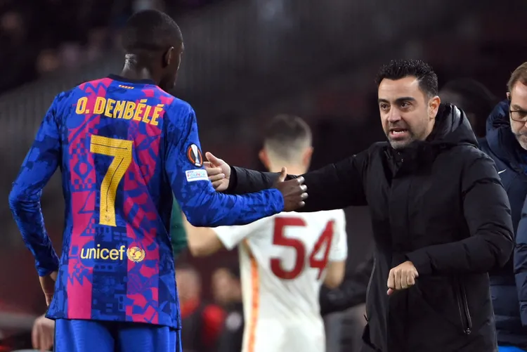 son-dakika-barcelona-galatasaray-maci-sonrasi-gonderme-camp-nouda-tarih-yazdilar-1646981778531.jpg