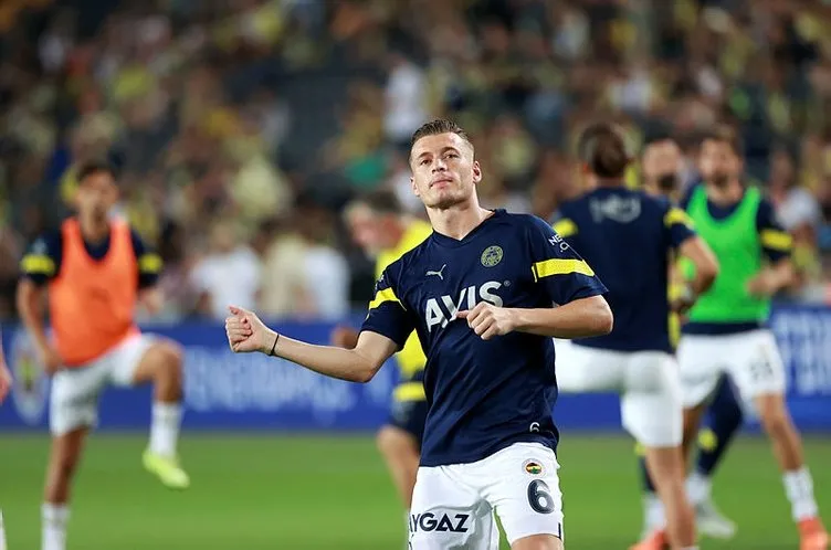 Son dakika Fenerbahçe transfer haberleri: Fenerbahçe'de flaş ayrılık kapıda! Süper Lig ekibine transfer olacak...