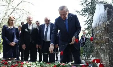 Başkan Erdoğan Alparslan Türkeş’in kabrini ziyaret etti