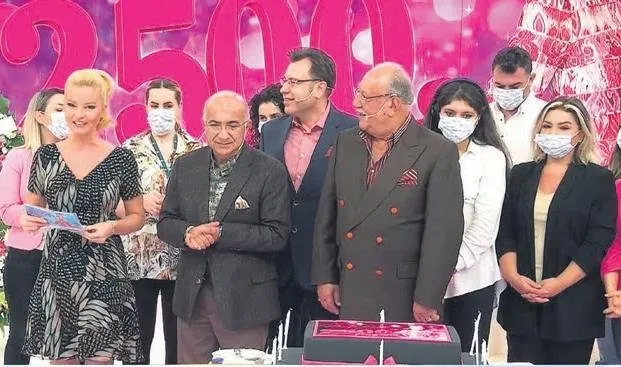 Muge Anli Ile Tatli Sert 2 Bin 500 Uncu Bolume Imza Atti Sabah