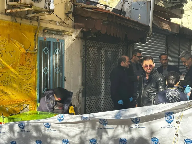 Yoldan geçenler uyuduğunu düşündü! Gerçek kan dondurdu! Meğer...