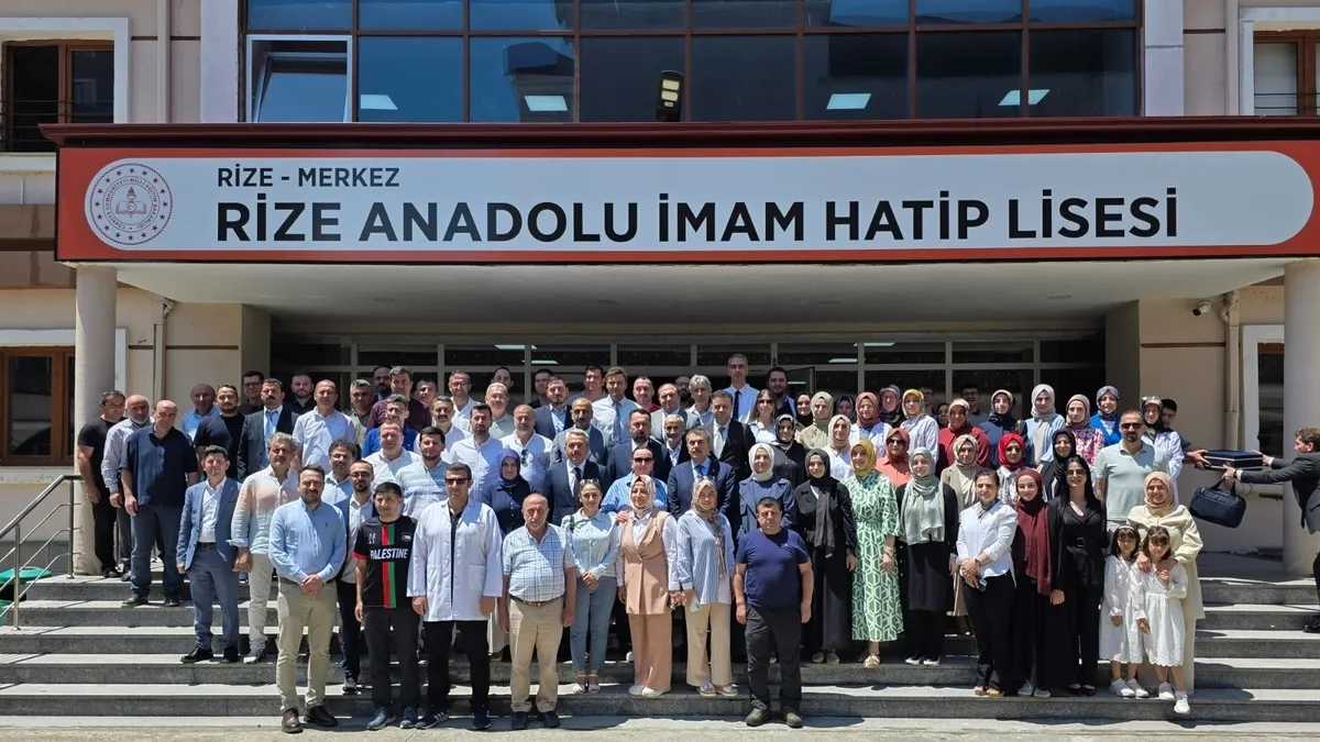 Milli Eğitim Bakanı Yusuf Tekin, öğretmenlerle bir araya geliyor