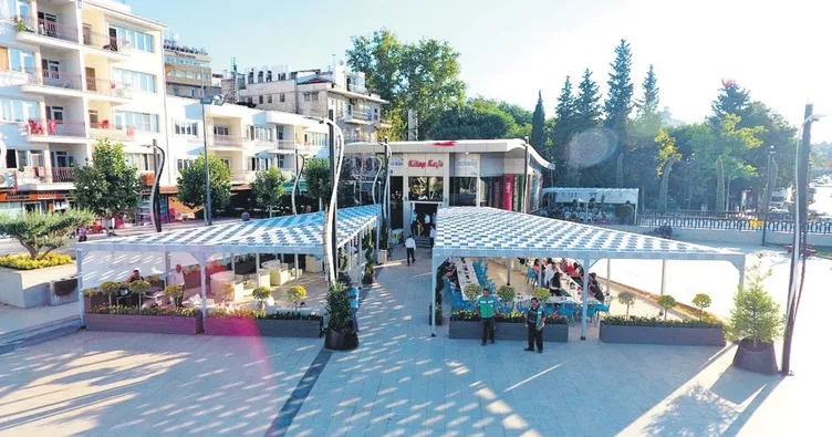 AVM’yi yıkıp kitap kafe yaptılar