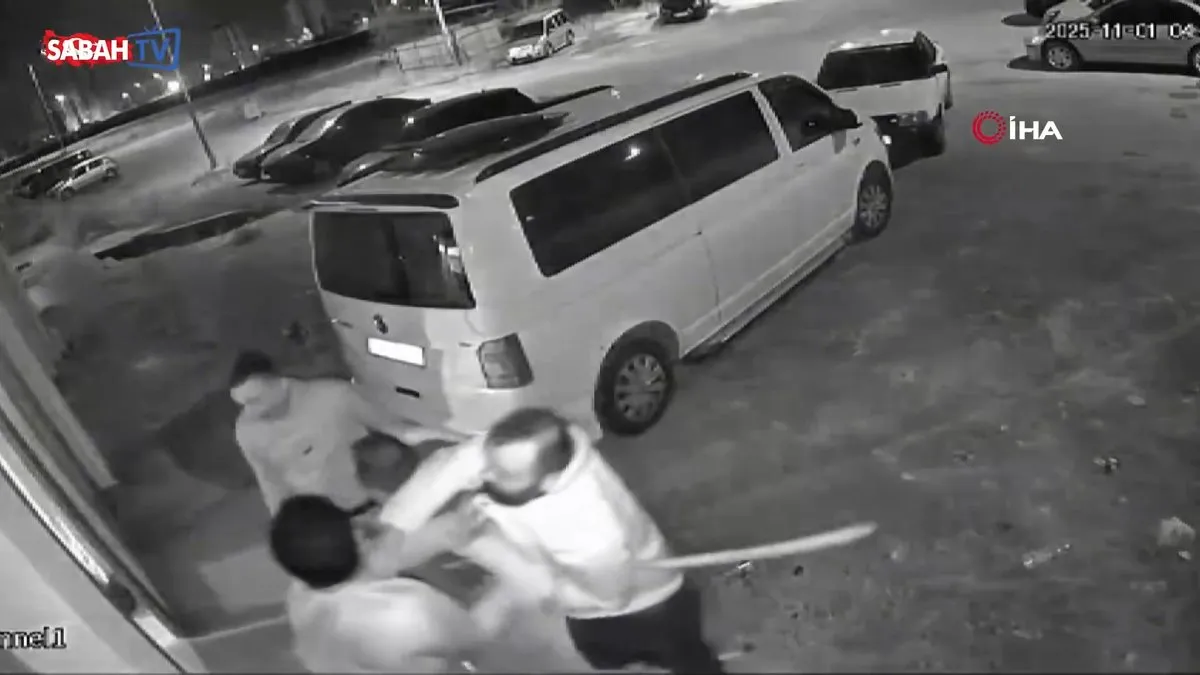 Sosyal medya fenomeni boşanma aşamasındaki eşi ve ailesi tarafından böyle darp edildi | Video videosunu izle Sosyal medya fenomeni boşanma aşamasındaki eşi ve ailesi tarafından böyle darp edildi | Video videosunu izle