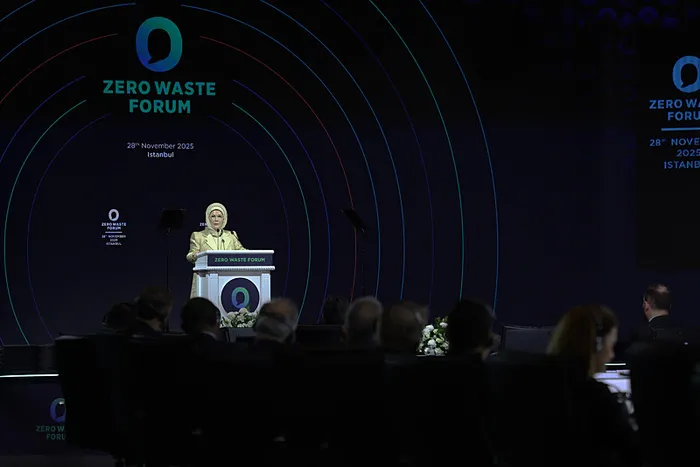 emine-erdogan-istanbulda-gida-ve-su-israfi-panelinde-konustu-sifir-atik-insanligi-kurtaran-en-guclu-formuldur-1764328951728.jpg