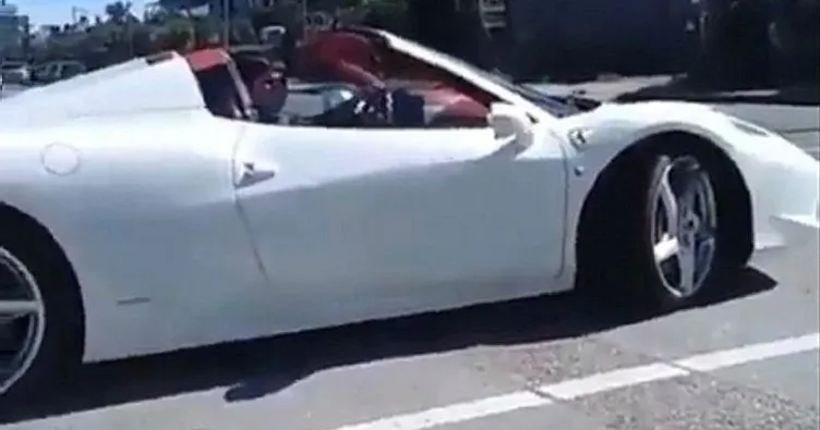 Mehmet Aydın Ferrari ile geziyor