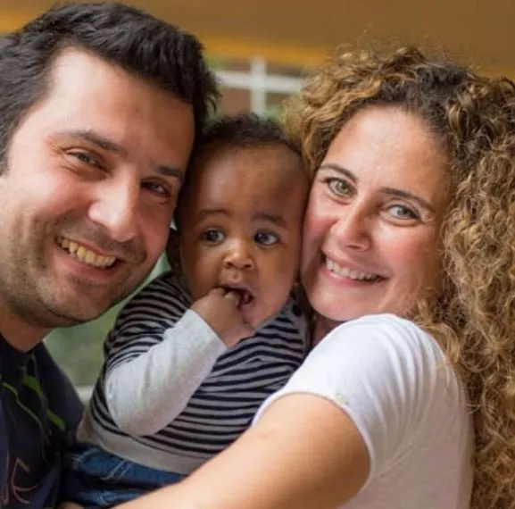 Esra Akkaya�nın evlat edindiği siyahi bebek, şimdi kocaman Esra Akkaya�nın evlat edindiği siyahi bebek, şimdi kocaman