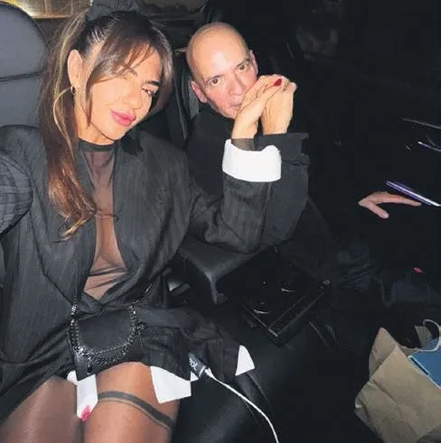 <img src="https://iasbh.tmgrup.com.tr/cf3bd4/1200/675/0/170/732/581?u=https://isbh.tmgrup.com.tr/sbh/2025/12/08/ne-kadar-uzun-yasadigin-degil-nasil-yasadigin-onemli-1765219279393.jpeg" alt="‘Ne kadar uzun yaşadığın değil nasıl yaşadığın önemli’" /><br />Türk sinemasının unutulmaz oyuncusu İzzet Günay, otobiyografik romanı 'Delikanlı'nın ilk imza gününde Damp;R Bağdat Caddesi mağazasında hayranlarıyla buluştu. 92 yaşındaki usta sanatçı için mağaza önünde...<a href="https://www.sabah.com.tr/magazi