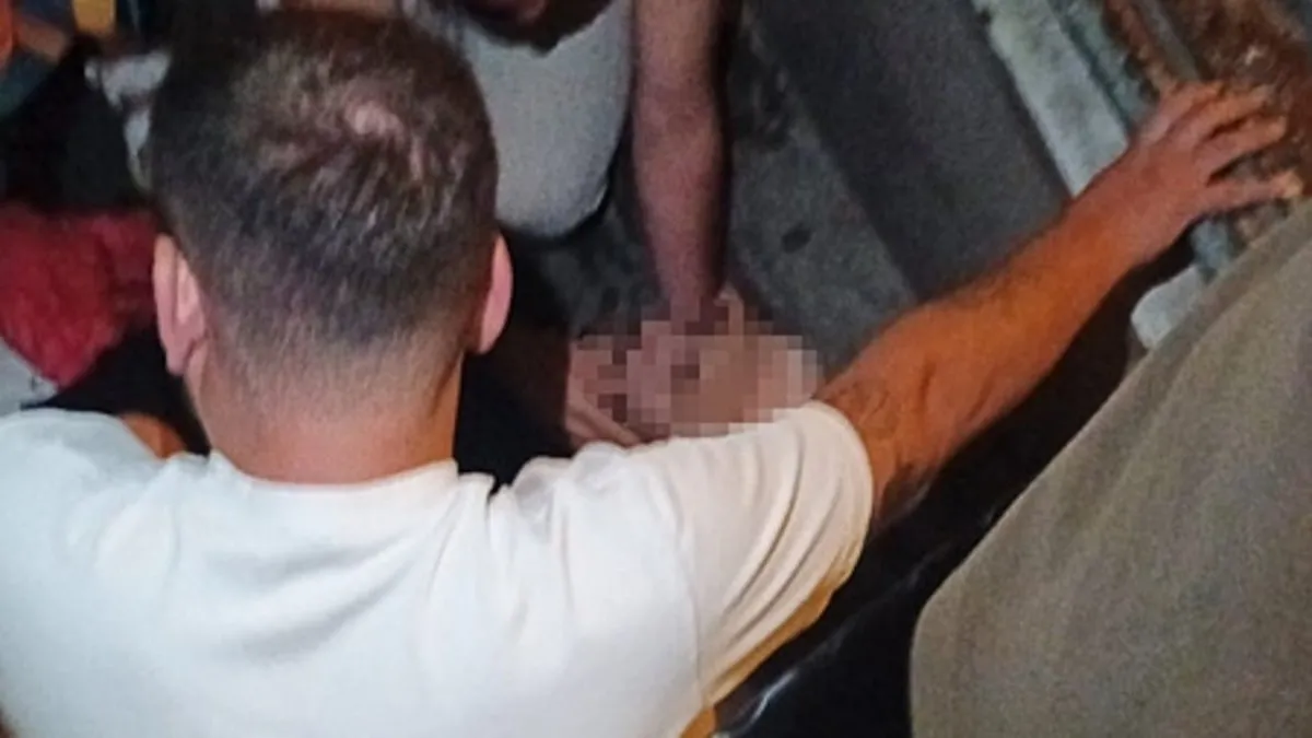 Küçükçekmece’de sokak ortasında dehşet: Kız arkadaşıyla yürüyen gence silahlı saldırı! Küçükçekmece’de sokak ortasında dehşet: Kız arkadaşıyla yürüyen gence silahlı saldırı!