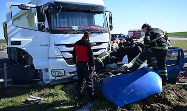 Edirne'de hafriyat kamyonu ile araç çarpıştı: Baba oğul yaralı! #edirne