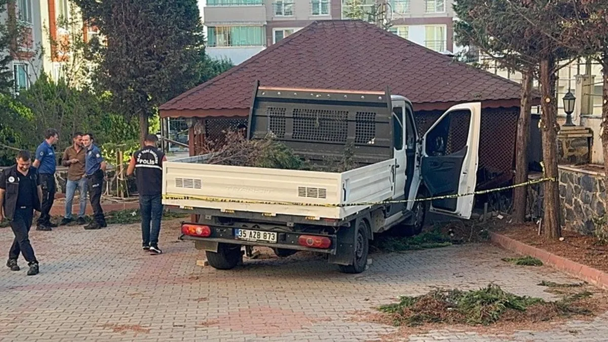Çorlu'da acı olay! Arkadaşının kullandığı kamyonetin altında kaldı