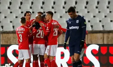 Futbol tarihinde görülmemiş olay! 9 kişiyle başlayan Belenenses - Benfica maçı yarıda kaldı...