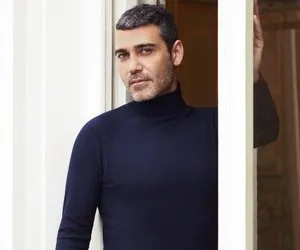 Sadakatsiz oyuncusu Caner Cindoruk'un kardeşleri de çok ünlüymüş... Sadakatsiz'in Volkan'ı Caner Cindoruk'un oyuncu kardeşlerini görünce çok şaşıracaksınız!