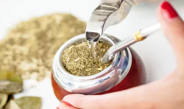 Sağlıklı sanılan o çay zehir deposu çıktı! Gırtlak kanserinin en büyük sebebi