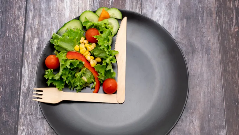 DİYETİSYENDEN ÖNEMLİ UYARI! BU SAATTEN SONRA YEMEK...