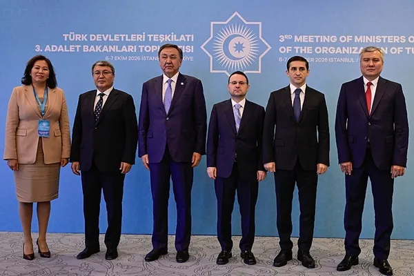 tdt-adalet-bakanlari-3-toplantisi-istanbulda-gerceklestirildi-ortak-bildiri-imzalandi-1791369079488.jpg TDT Adalet Bakanları 3. Toplantısı İstanbul'da gerçekleştirildi: Ortak bildiri imzalandı!