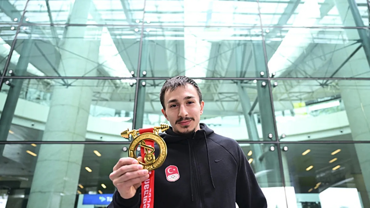 Avrupa şampiyonu Yusuf Fehmi Genç yurda döndü! Avrupa şampiyonu Yusuf Fehmi Genç yurda döndü!