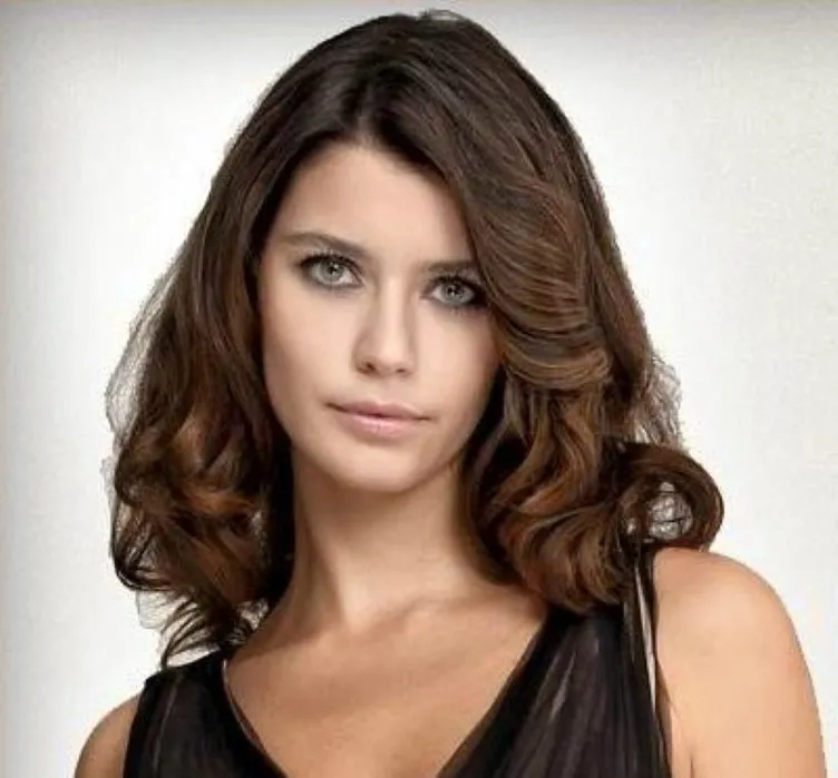 Beren Saat annesi Ayla Saat ile paylaşım yaptı sosyal medya yıkıldı! ‘Güzelliğini ondan almış’