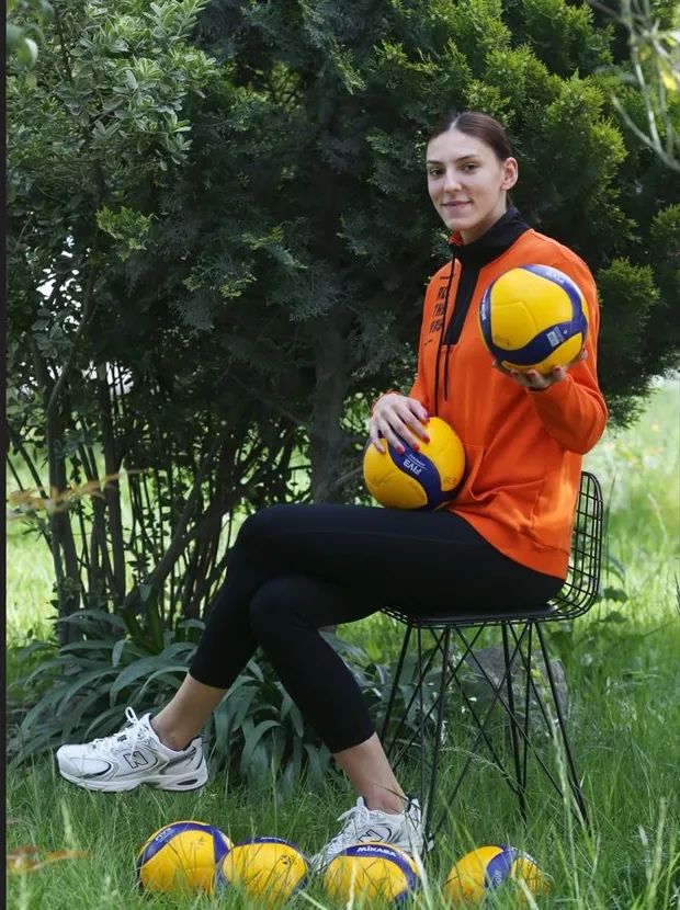 eczacibasinin-yildizi-boskovic-sabah-spora-konustu-istanbula-asigim-1684394170550.jpg