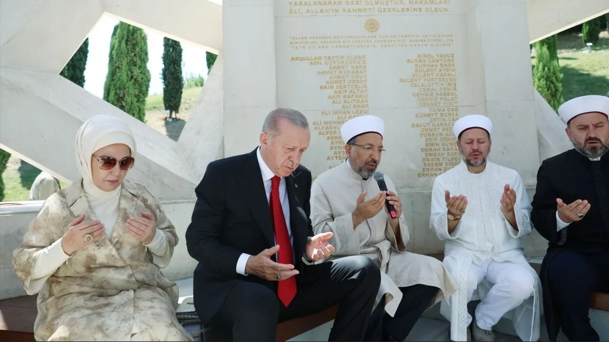 Başkan Recep Tayyip Erdoğan’dan 15 Temmuz şehitleri için Kur'an tilaveti