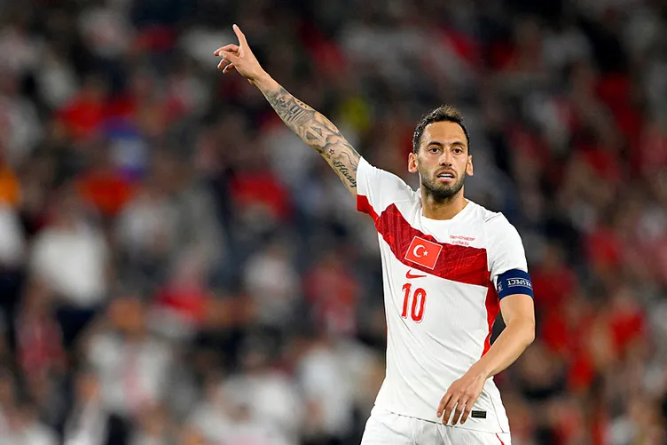 Fenerbahçe’de bir seçim sürprizi daha! Hakan Çalhanoğlu ile anlaşma...