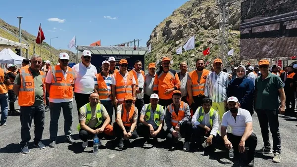 bakan-uraloglu-bolgede-tarihi-donusum-yasaniyor-1781960511193.jpg