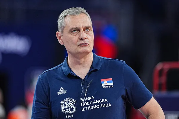 a-milli-kadin-voleybol-takimi-kupasini-kaldirdi-1788724503944.jpeg