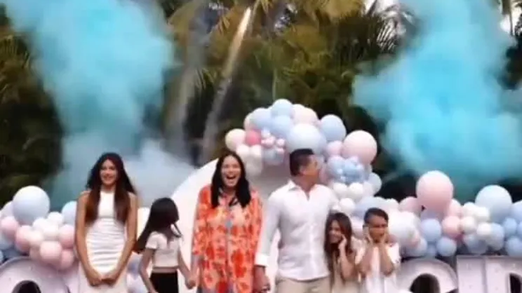 Adriana Lima üçüncü çocuğuna hamileydi! Adriana Lima bebeğinin cinsiyetini böyle açıkladı! | Video