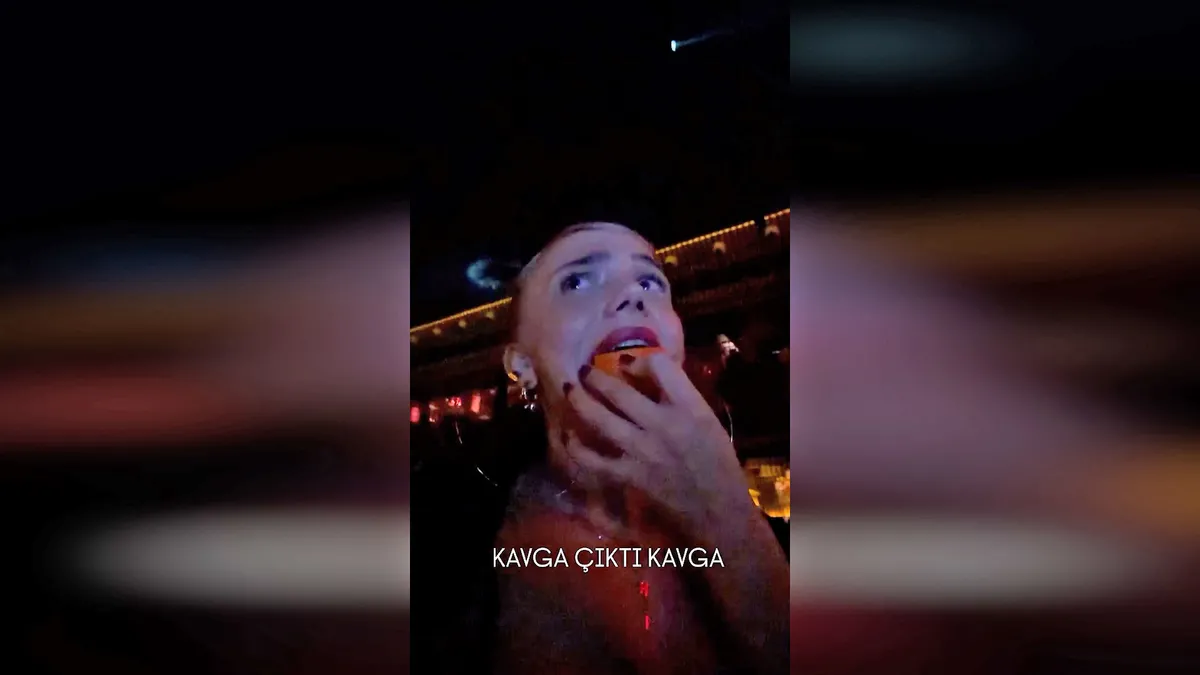 Bahar Şahin korku dolu anları paylaştı! Eğlence mekanında feci kavga… | Video videosunu izle Bahar Şahin korku dolu anları paylaştı! Eğlence mekanında feci kavga… | Video videosunu izle