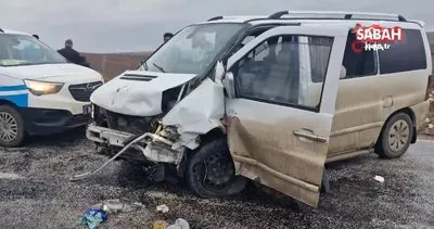 Çorum’da feci kaza: Otomobil ve ticari araç çarpıştı: 5 yaralı | Video