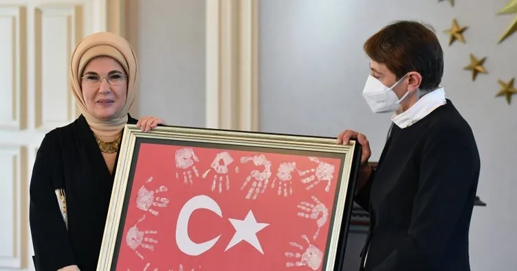Emine Erdoğan, öğretmenler ile bir araya geldi