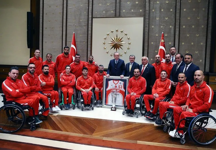 Erdoğan Ampute Futbol ve Tekerlekli Sandalye Basketbol A Milli takımlarını kabul etti