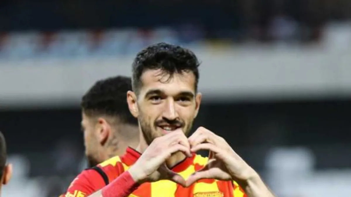 Göztepe’de Nazım Sangare, Kubilay Kanatsızkuş ve Doğan Erdoğan ile yollar ayrıldı Göztepe’de Nazım Sangare, Kubilay Kanatsızkuş ve Doğan Erdoğan ile yollar ayrıldı