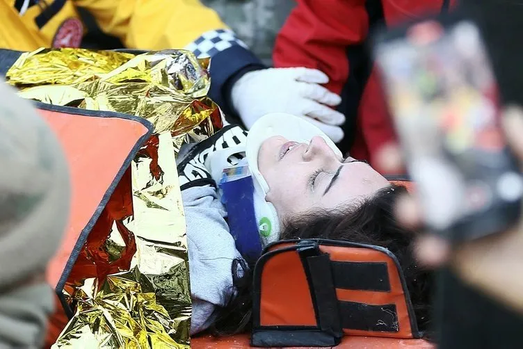 SON DAKİKA: Deprem’de 90. saat mucizesi! 10 günlük Yağız bebek ve annesi herkesi ağlattı