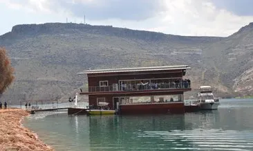 Türkiye’nin en büyük su üzerinde yüzen dubası Halfeti’de #sanliurfa