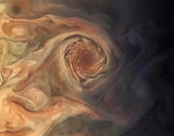 Jüpiter’in ilk kez yayınlanan görüntüleri şaşırttı