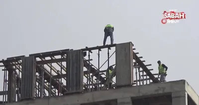 Kahramanmaraş’ta adeta ölüme meydan okuyarak çalışan işçiler yürekleri ağza getirdi