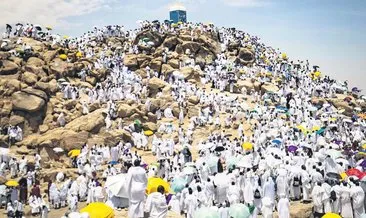 2.4 milyon hacı adayı Arafat’ta buluşuyor