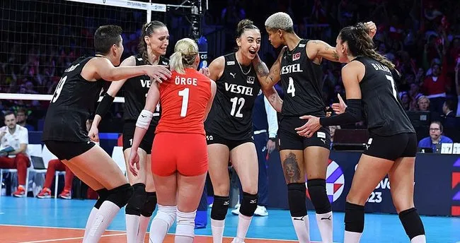 Filenin Sultanları final için sahada! Canlı: Türkiye – İtalya voleybol maçı Filenin Sultanları final için sahada! Canlı: Türkiye – İtalya voleybol maçı