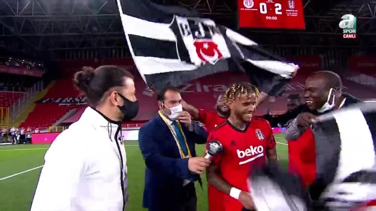 Son dakika spor haberi: Beşiktaş'ta Valentin Rosier, Aboubakar ve N'Koudou kupa sevincini böyle yaşadı!