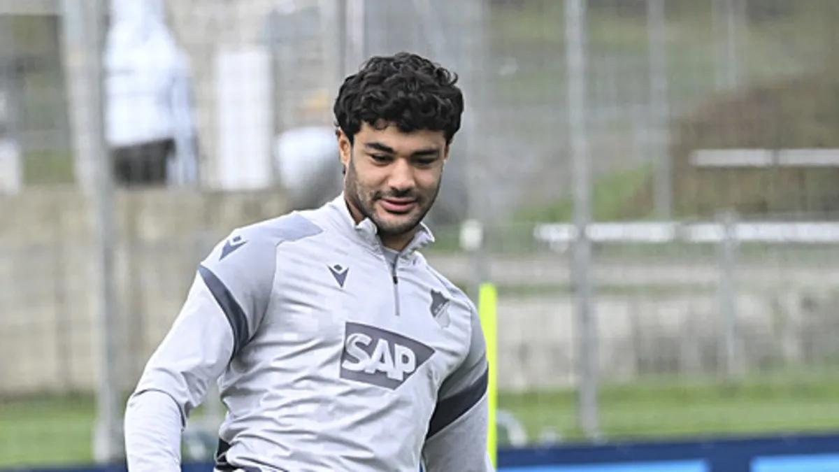 Ozan Kabak'tan Beşiktaş maçı öncesi itiraf: "Bu zor günleri atlatacağız"