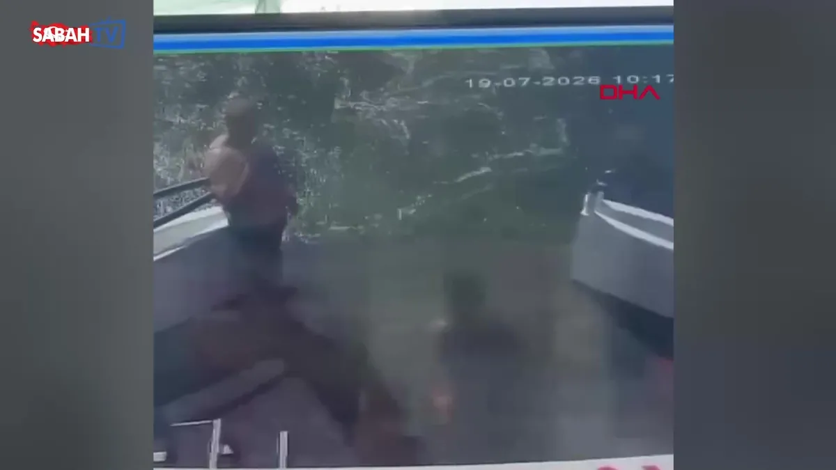 Haliç’te tur teknesinden denize düşerek yaşamını Yasin Konya’nın yeni görüntüsü ortaya çıktı | Video videosunu izle Haliç’te tur teknesinden denize düşerek yaşamını Yasin Konya’nın yeni görüntüsü ortaya çıktı | Video videosunu izle