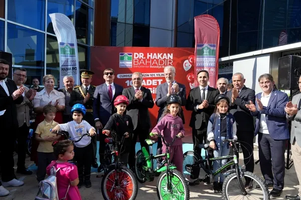 cumhuriyetin-101-yilina-ozel-101-bisiklet-dagitildi-1730126871375.jpg