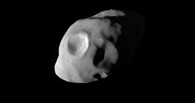 NASA, Pandora uydusunun yeni fotoğraflarını yayınladı