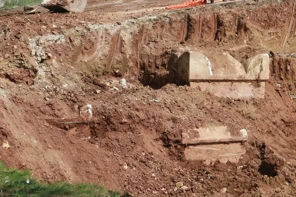 İnşaat kazısında Roma dönemine ait mezarlar çıktı