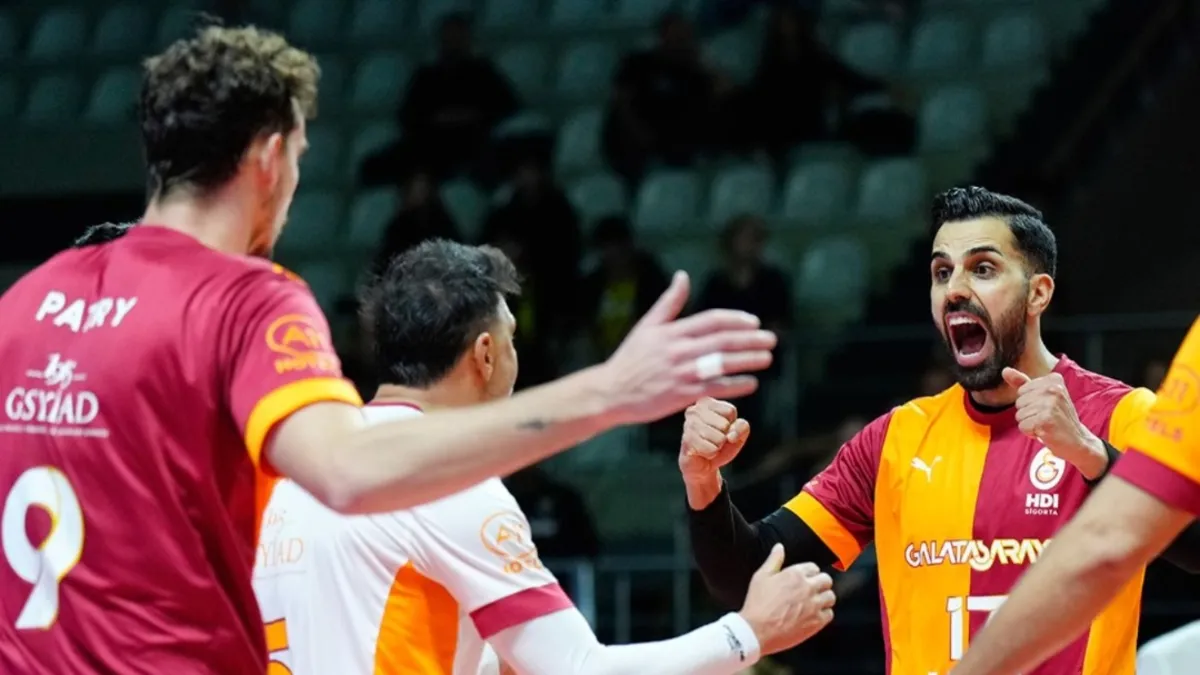 Galatasaray, Fenerbahçe’yi karar setinde mağlup etti! Galatasaray, Fenerbahçe’yi karar setinde mağlup etti!