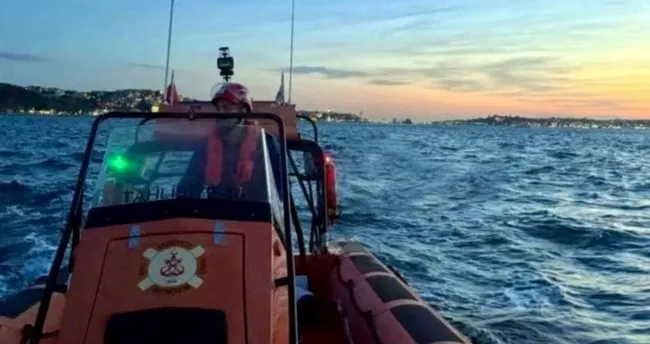 İstanbul Boğazı’nda makine arızası ile sürüklenen tekne kurtarıldı