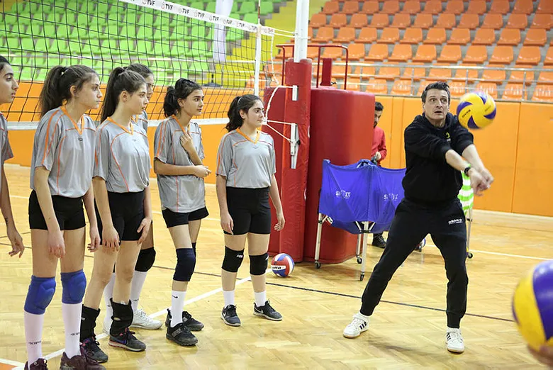 giovanni-guidetti-sabah-spora-anlatti-hayatimin-merkezinde-voleybol-olsun-istedim-1642224329400.jpg